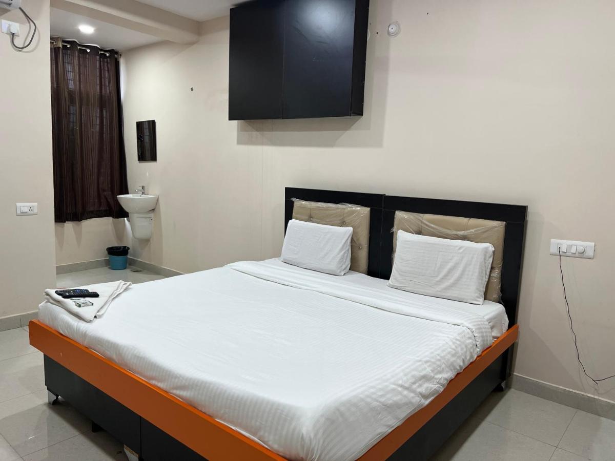 5 Star Grand Hotel Shamshabad Eksteriør billede