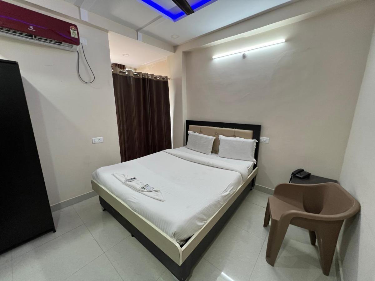 5 Star Grand Hotel Shamshabad Eksteriør billede